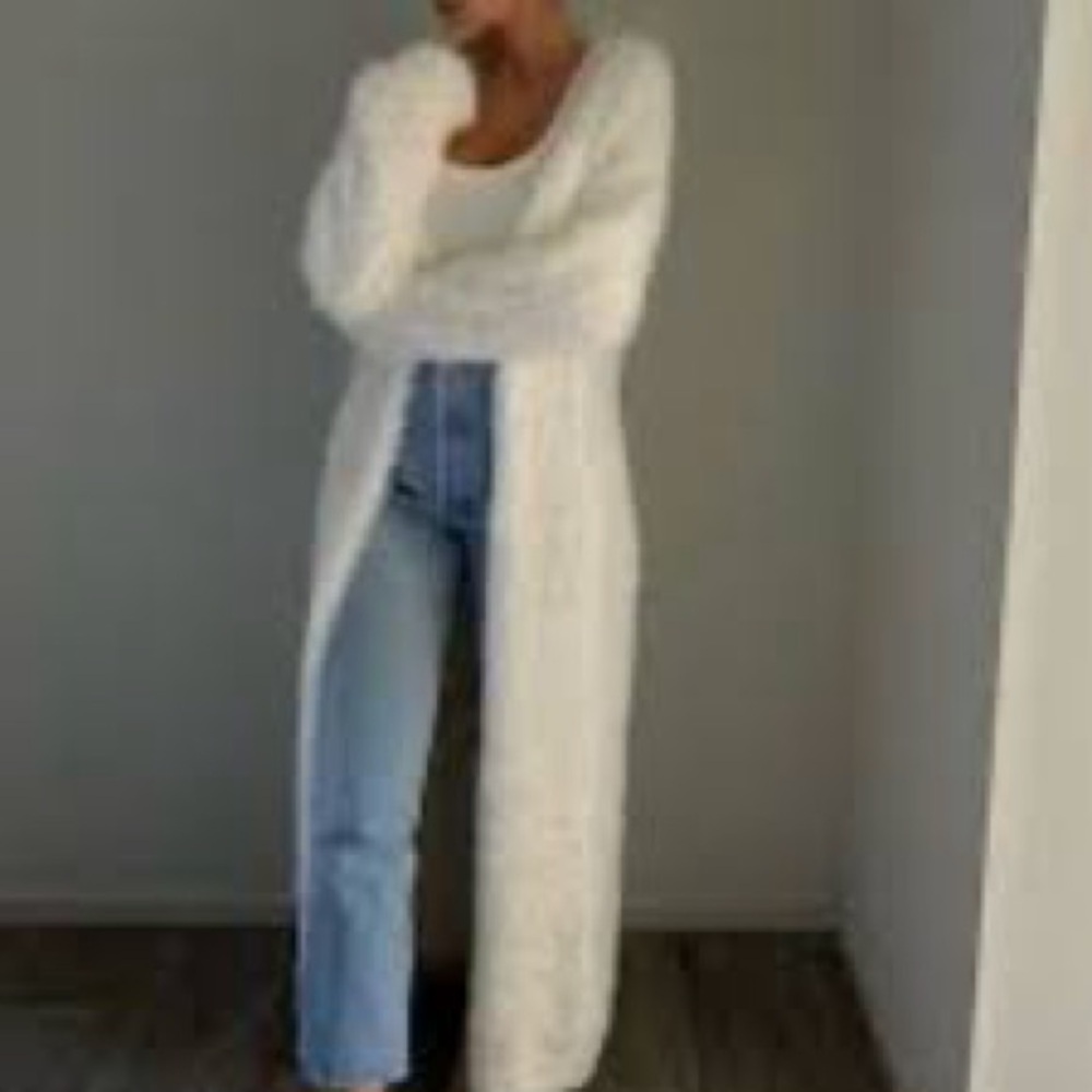 Ruby Moon open cardigan super fuzzy and soft like new with pockets size medium